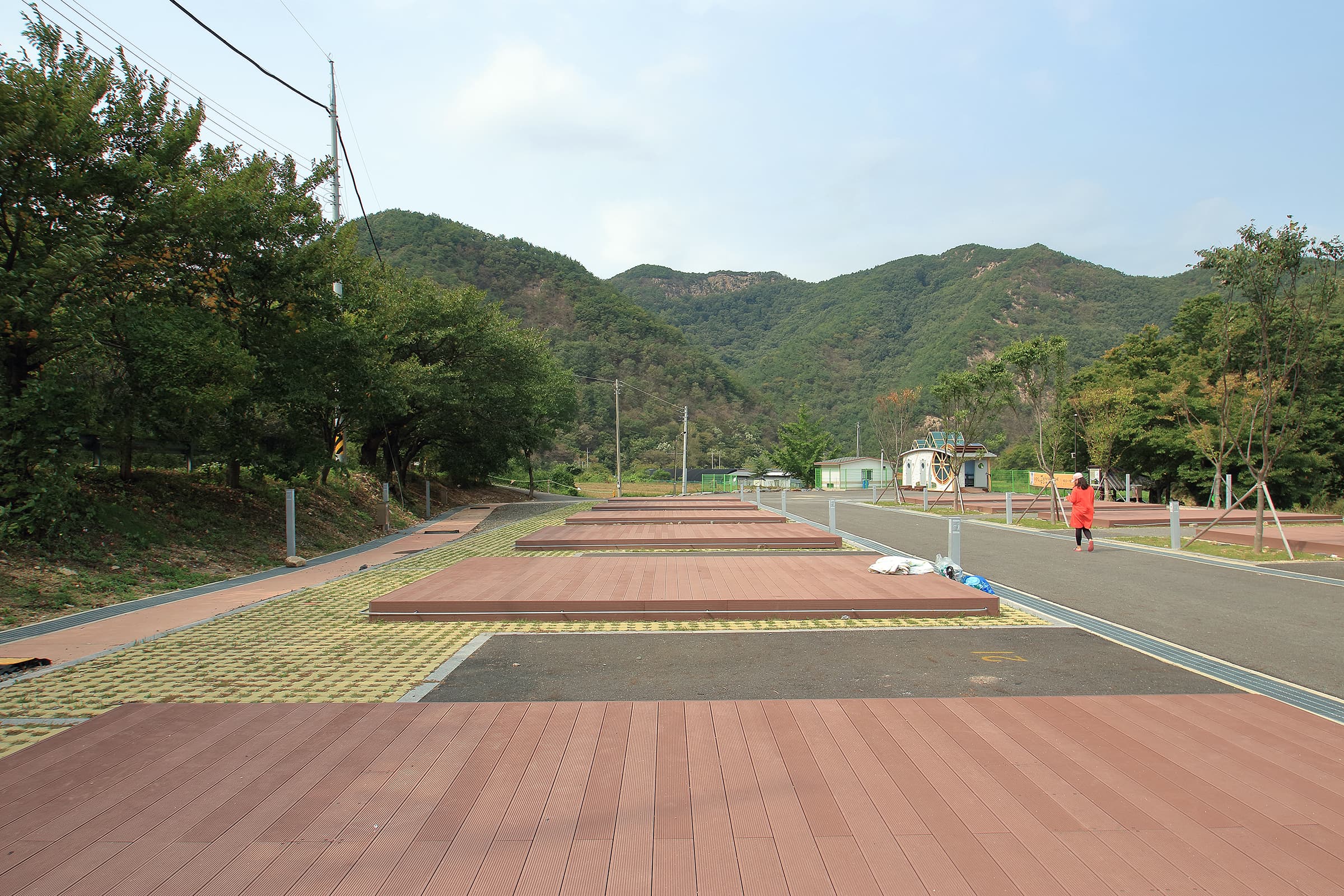 산꽃벚꽃마을 오토캠핑장 사진 2